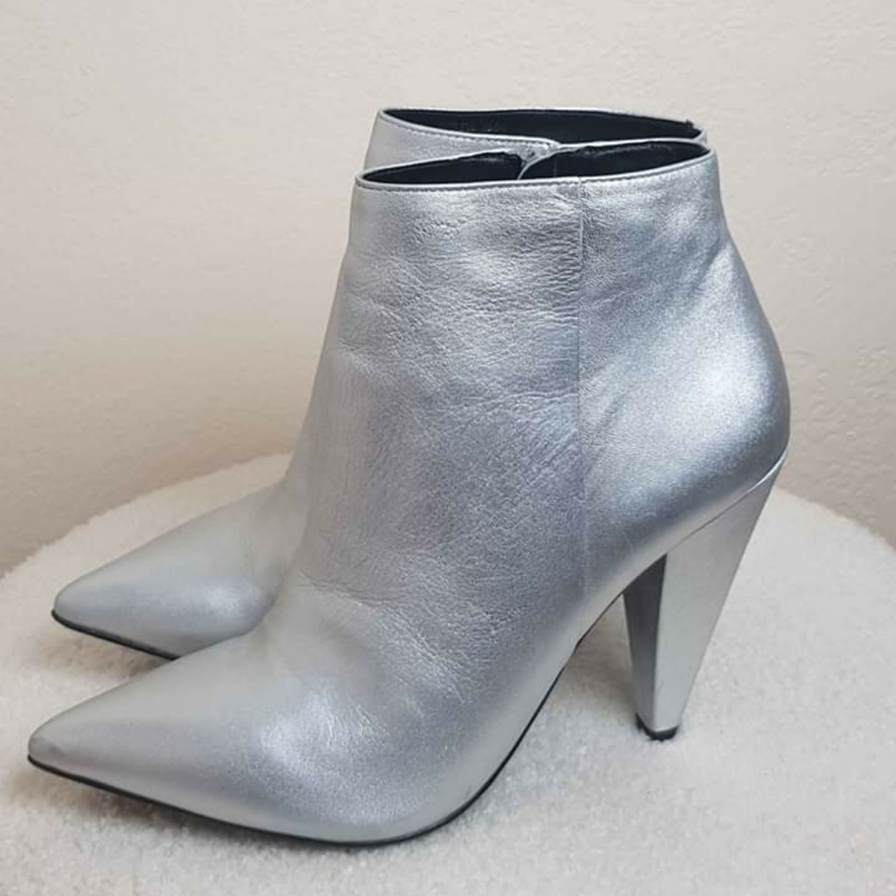 Steve Madden Silver Pointed Toe Ankle Boots